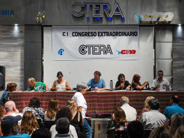 Tras convocatoria del Gobierno, docentes de CTERA anunciaron un paro nacional con movilización para el lunes