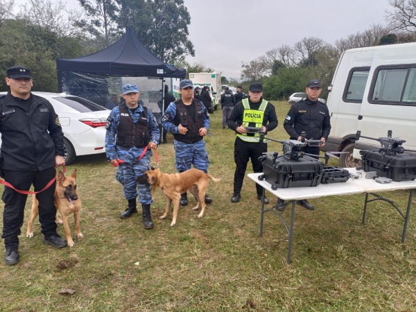Se sumaron perros de La Plata al operativo de búsqueda de Loan en Corrientes