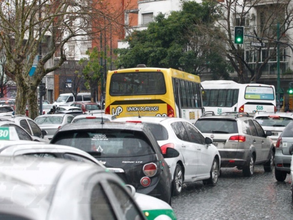 Vecinas advierten de un nuevo método de estafa que circula en las calles de La Plata: "Mejor pidan un auto"