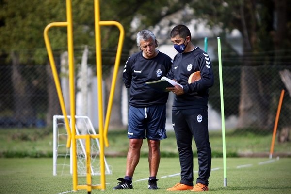 El mal momento que atraviesa un ex técnico de Gimnasia