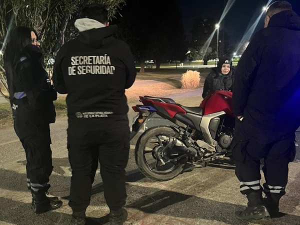 Incautaron 16 motos por falta de papeles en La Plata y 4 eran conducidas por policías