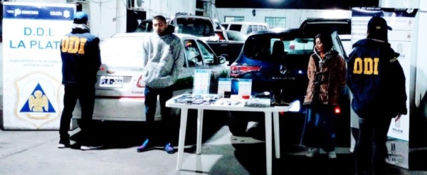 Desarticularon en La Plata a la banda del "cuento de la llorona", acusados de secuestros virtuales