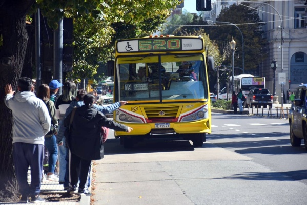 Se definirá este viernes si los choferes de colectivos se suman al paro de transporte del 30 de octubre