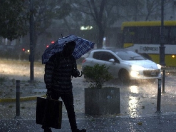 Elevaron a naranja el alerta por fuertes tormentas en La Plata
