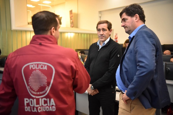 Garro intercambió experiencias con las autoridades de la Policía de la Ciudad: analizaron cómo podría trasladarse a La Plata