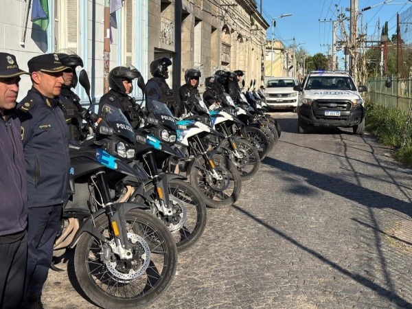 Efectivos de la policía realizan operativos para controlar a motociclistas en Tolosa