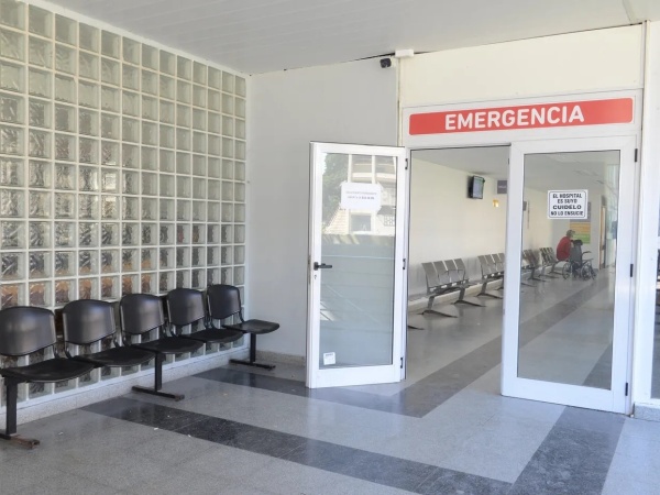 Motochorros le dispararon a un joven en La Plata y terminó internado en el Hospital San Martín: buscan a los agresores