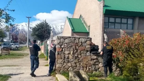 Pánico en la escuela, un adolescente de 13 años fue con un arma “tumbera”: asustó a sus compañeros y docentes