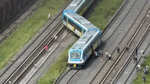 Descarriló un tren de la línea Sarmiento en Liniers y dejó 19 heridos