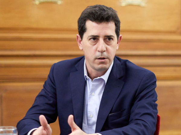 Wado De Pedro responsabilizó a Caputo por el “fracaso económico” del gobierno de Macri y fugar 15 mil millones de dólares