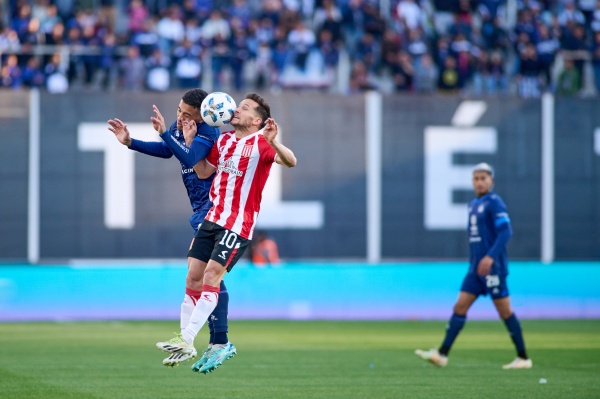 Estudiantes volvió a quedarse sin reacción y se trajo una preocupante derrota de Córdoba