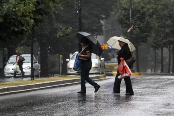 Fuertes vientos y lluvia en La Plata: cómo estará el clima en las próximas horas