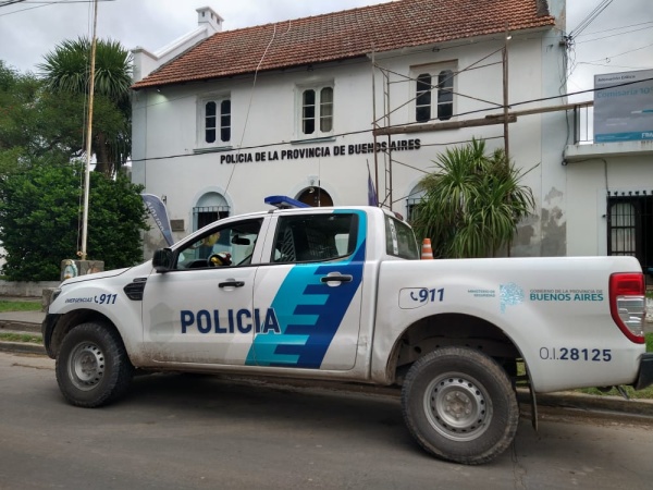 Un hombre quedó detenido por orinar y masturbarse frente a una casa de Villa Elisa