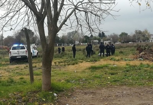 Tenebroso hallazgo en La Plata: una vecina encontró un cuerpo con un tiro en la cabeza