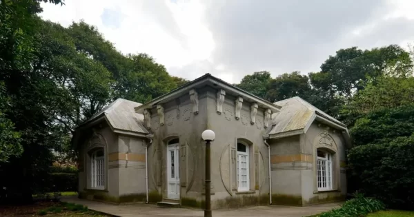 Un rincón de Villa Elisa que guarda un patrimonio arquitectónico sin archivos