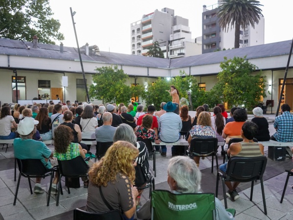 "Cultura al aire libre" tendrá funciones de cine y cuentos nocturnos en La Plata: dónde se realizará