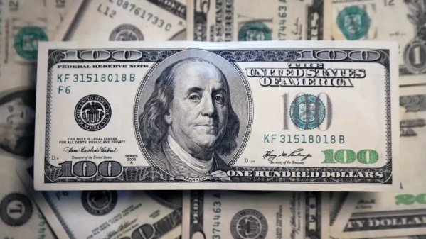 El dólar blue volvió a subir y rozó los $290