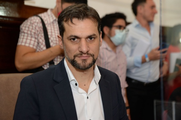 Nano Cara, sobre el nuevo decreto que avala el uso optativo del barbijo en La Plata: “Es una irresponsabilidad enorme”