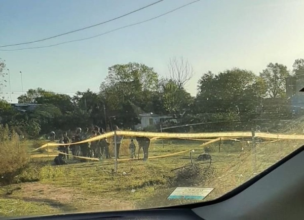 Intentaron tomar un terreno en Los Hornos y fueron desalojados, hay un detenido