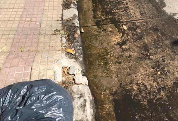 Dos importantes pérdidas de agua preocupan a los vecinos de 47 y 30