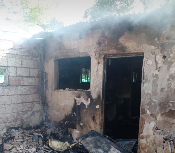El dolor de perderlo todo, una familia en Villa Elisa necesita donaciones tras incendiarse su casa