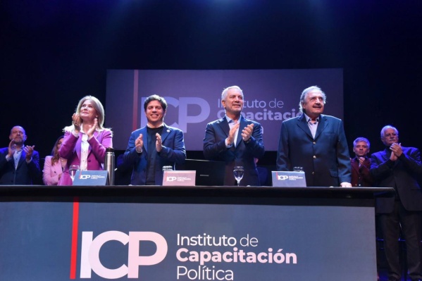 Kicillof y Alak pusieron en marcha el curso de formación política en La Plata con un récord de inscriptos