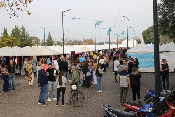 Volverá el Paseo de Compras de Meridiano V con más de 200 puestos de ropa tras la gran recaudación del arranque