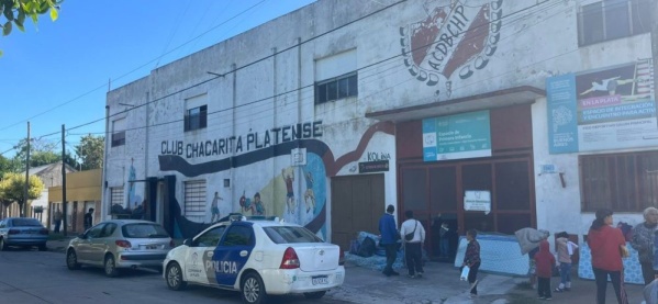 Detuvieron en el Club Chacarita Platense a un policía con pedido de captura cuando iba a votar