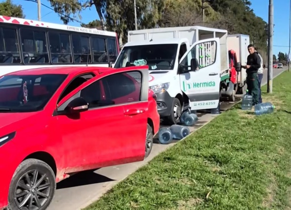 Así fue el brutal choque en cadena en La Plata que dejó a un conductor herido