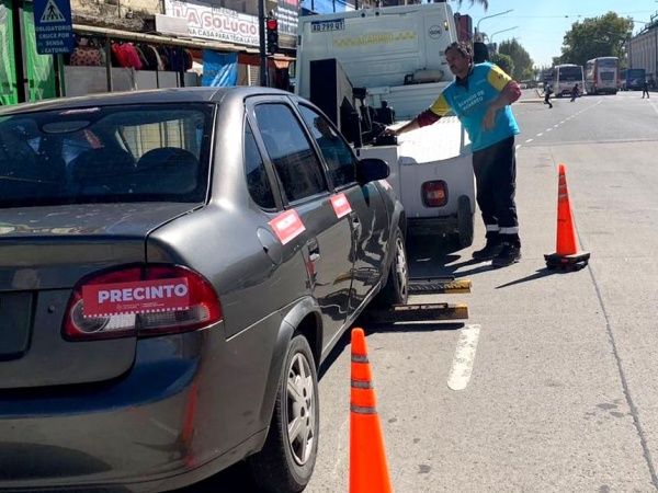 Secuestraron casi una decena de autos usados para el transporte ilegal en La Plata: amplio operativo en la Estación de Trenes