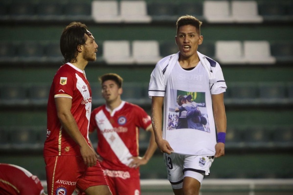 Iluminado por el Diez: no iba a jugar, entró por la lesión de un compañero y convirtió