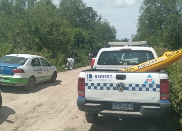 Apareció una mujer sin vida en Berisso y ya fue trasladada a la morgue para averiguar motivos del deceso