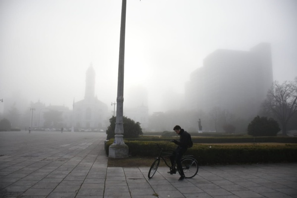 Alertan por una noche y madrugada con niebla en la ciudad de La Plata y alrededores: Todas las recomendaciones