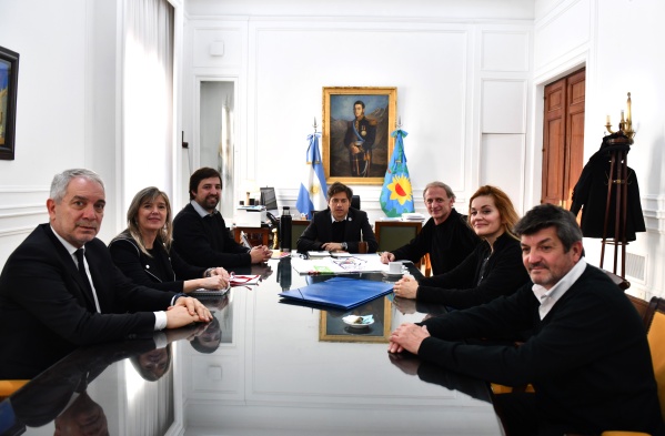 Axel Kicillof firmó el permiso de uso del terreno donde se ubicará la Casa Justina en La Plata