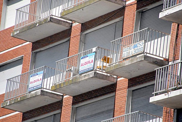 Una inmobiliaria cobra para poder visitar una propiedad en alquiler y explotaron las quejas en las redes sociales