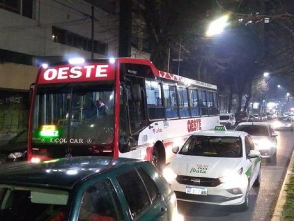 La UTA levantó el paro: este viernes habrá micros en La Plata