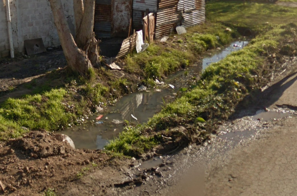 En 141 y 72 pidieron por la limpieza de una zanja