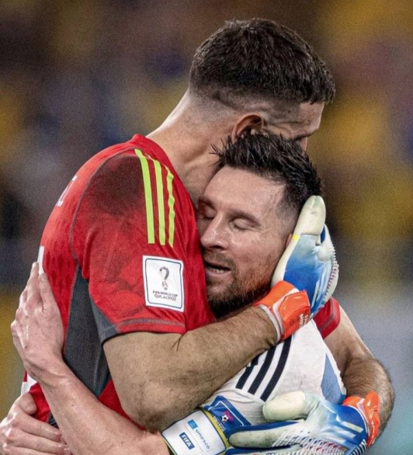 Los jugadores despu&eacute;s de la clasificaci&oacute;n: "el peor &aacute;rbitro de la copa"