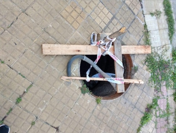 Vecinos de la zona del Estadio Único reclaman por falta de una tapa de hierro