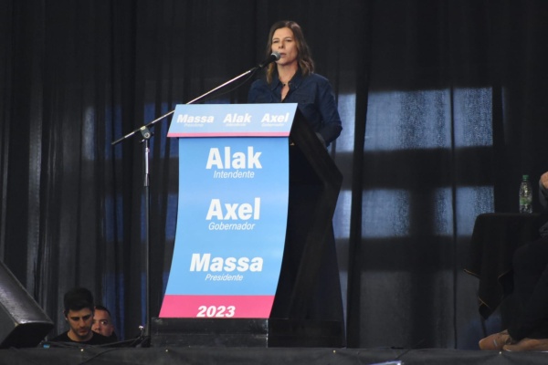 "La ciudad de La Plata está cada vez peor, necesitamos un intendente peronista": Saintout en el acto lanzamiento de Alak