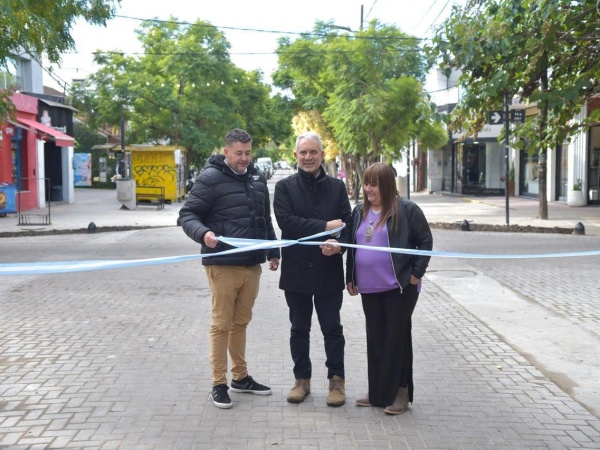 Alak inauguró el nuevo centro comercial de City Bell y aseguró que será clave para el desarrollo de la localidad