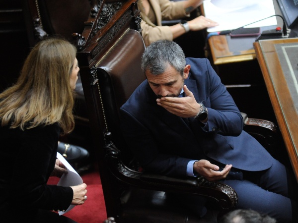 Una diputada libertaria quedó al borde de la expulsión tras el escándalo en la reunión del bloque