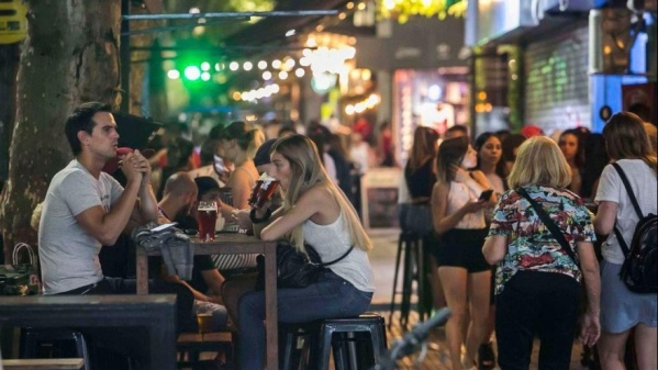 Un proyecto pretende que todas las cartas de restaurantes, bares y boliches de La Plata lleven una frase obligatoria