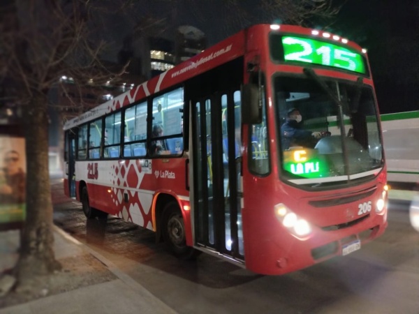 No habrá servicio nocturno de micros desde las 22 hasta las 5 en La Plata