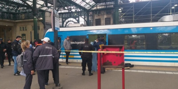 Una mujer falleció mientras viajaba en el Tren Roca