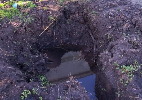 Vecinos de San Carlos, sin agua por un pozo de gran tamaño