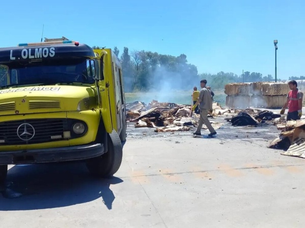 Un incendio en una planta de residuos patógenos generó temor en Olmos