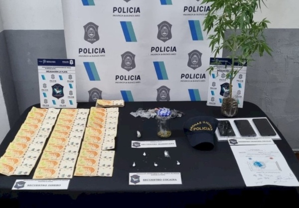 Cayó un hombre que usaba dos domicilios como guaridas para traficar drogas en La Plata