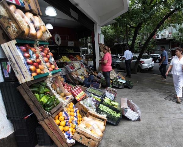 ¿Se viene un requisito obligatorio para los locales que vendan frutas y verduras en La Plata? Creen que aliviaría el bolsillo