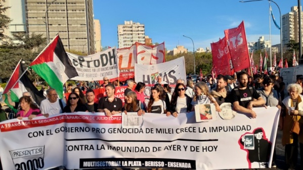 La Plata marchó por Jorge Julio López a 19 años de su segunda desaparición